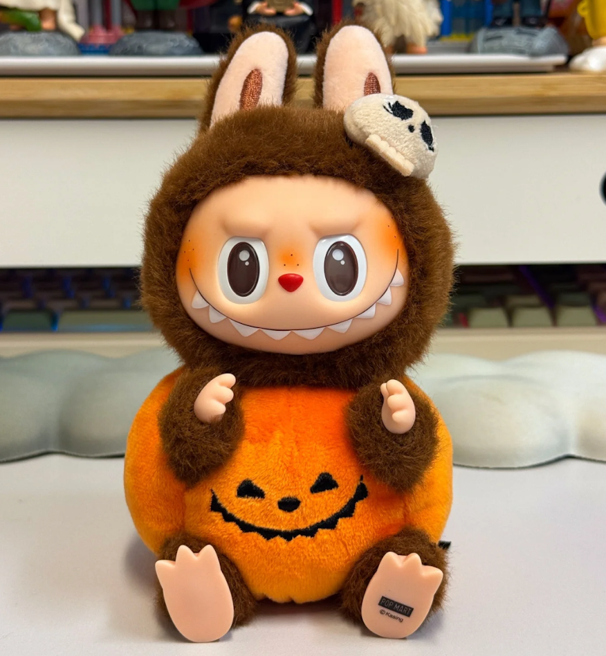 Sitting pumpkin - Labubu